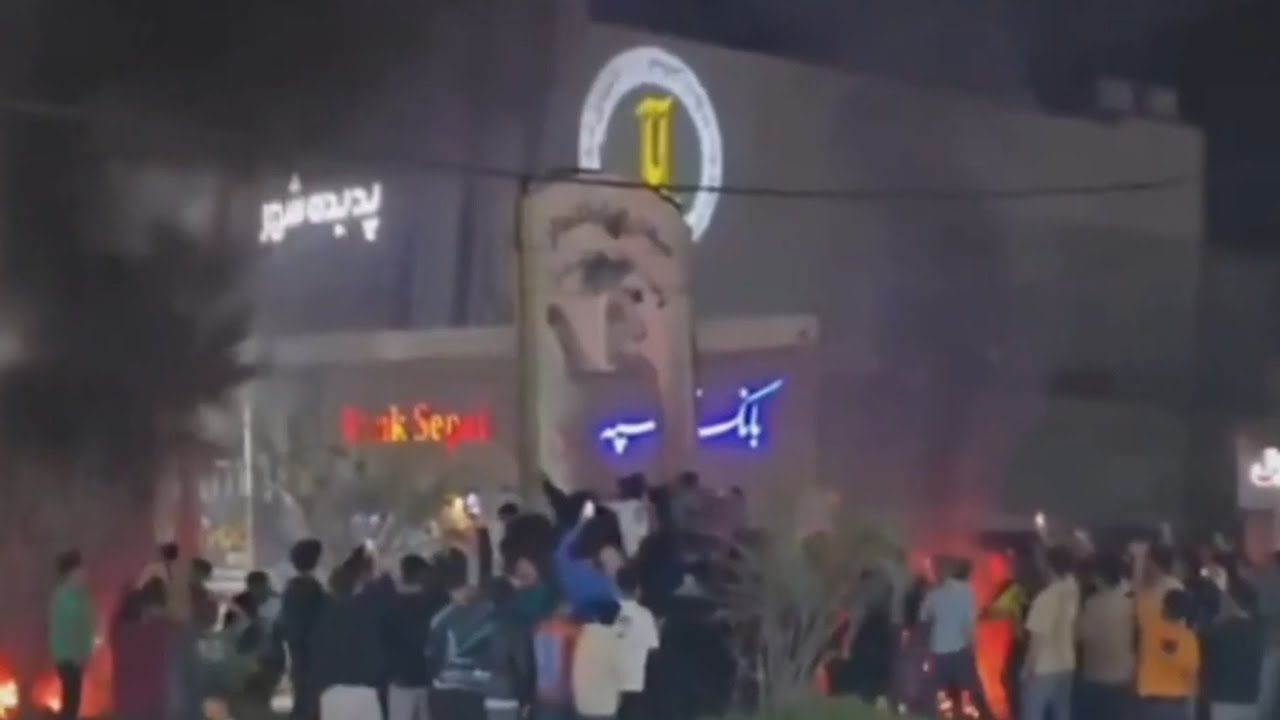 Iran’s Former Supreme Leader Statue Gets Ripped Down By Wild Crowds Cheering For Freedom