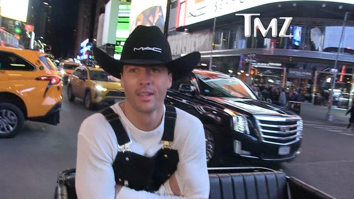 Rob Rausch Refuses to Spill Details on New GF After ‘Traitors’ Win