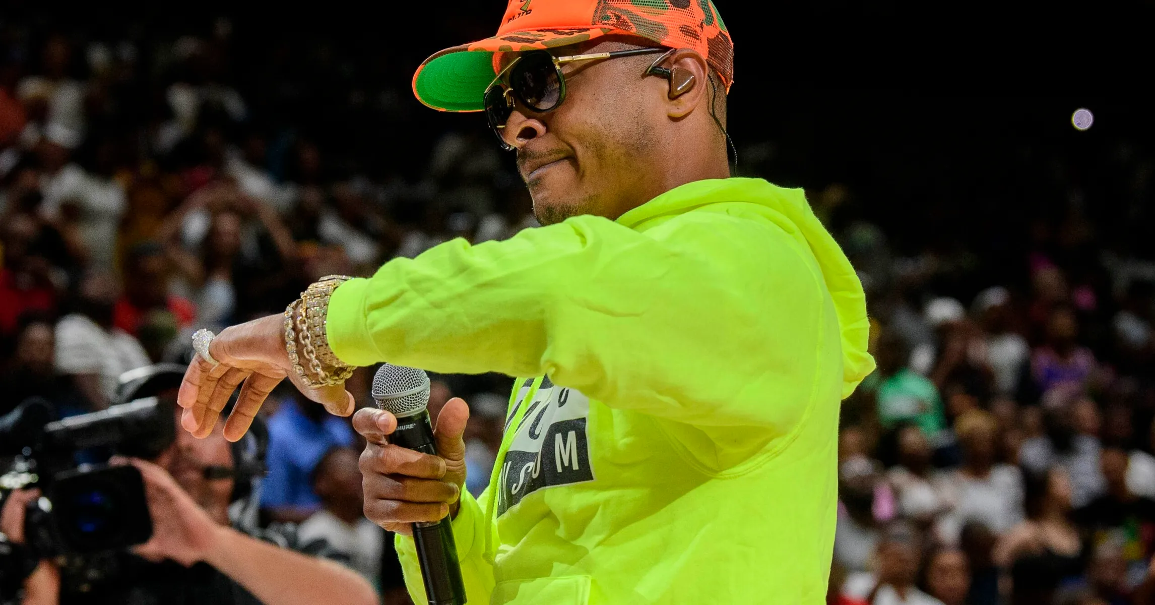 T.I. Claps Back At 50 Cent’s “Snitch” Claims, Breaks Down The Real Story Behind The Crime Stoppers Ad