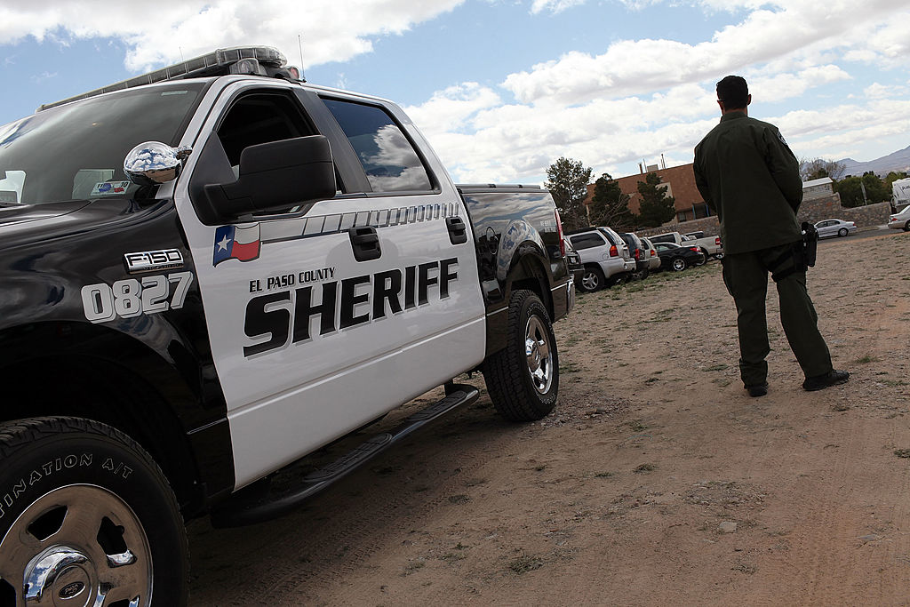 Pig Patrol: El Paso Cop Caught On Camera Punching Autistic Young Woman During Arrest, ‘I Can‘t Breathe!’